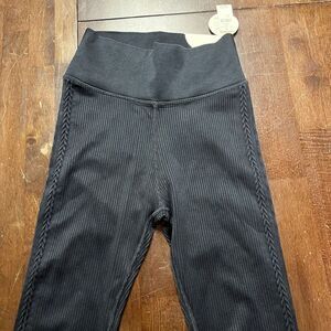 Offline by Aerie‎ Small Black Seamless 7/8 High Waisted Crossover Leggings NWT